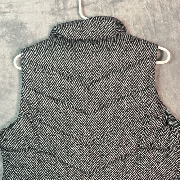 Lands’ End Black White Chevron Down Filled Puffer Vest Women Size Small 6-8 - Picture 7 of 8
